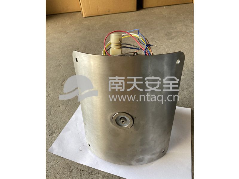 内置电动升旗装置