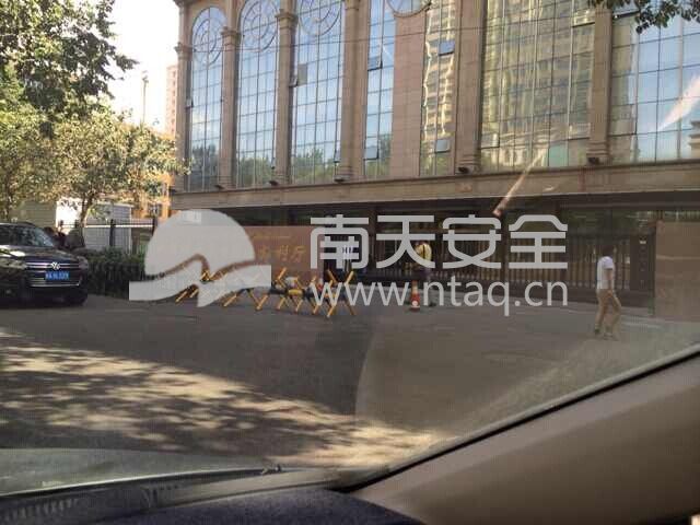 南天悬浮门驻守新疆水利厅